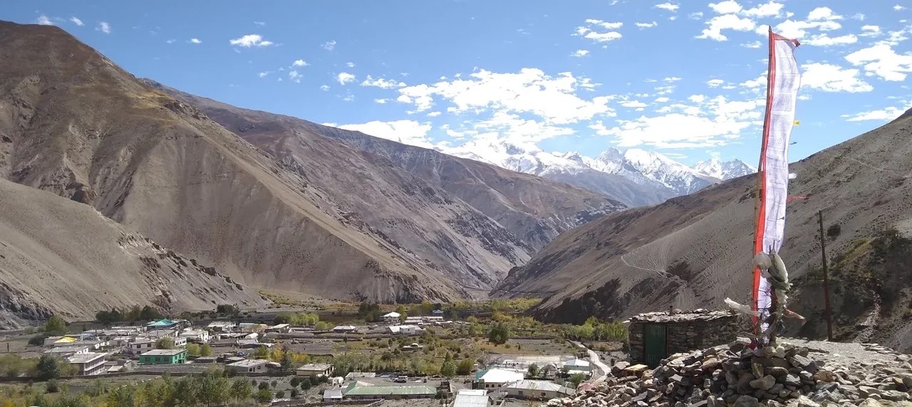 Classic Spiti road trip mountain backdrop