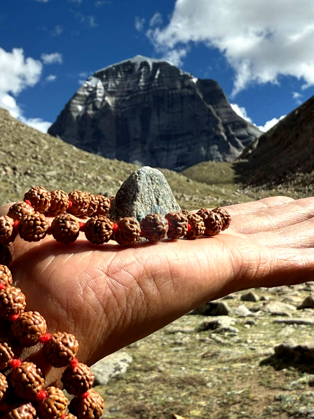 Rudraksha offering at Mount Kailash